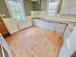 Annexe kitchen- click for photo gallery